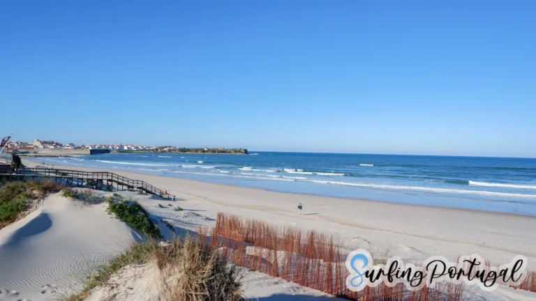 Peniche praia do Cerro with the town of Peniche in the background