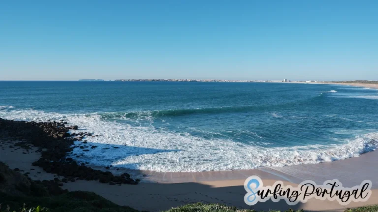 Wave breaking at Consolação surf spot