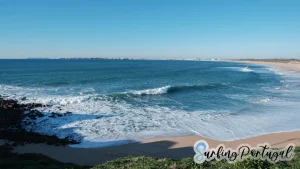Wave breaking at Consolação surf spot
