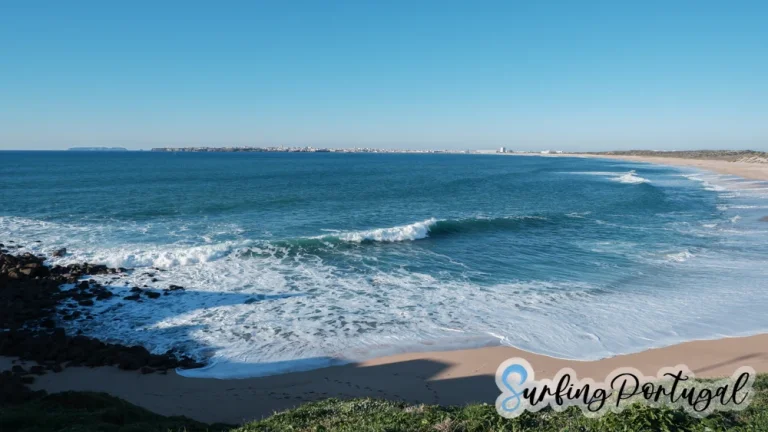 Wave breaking at Consolação surf spot