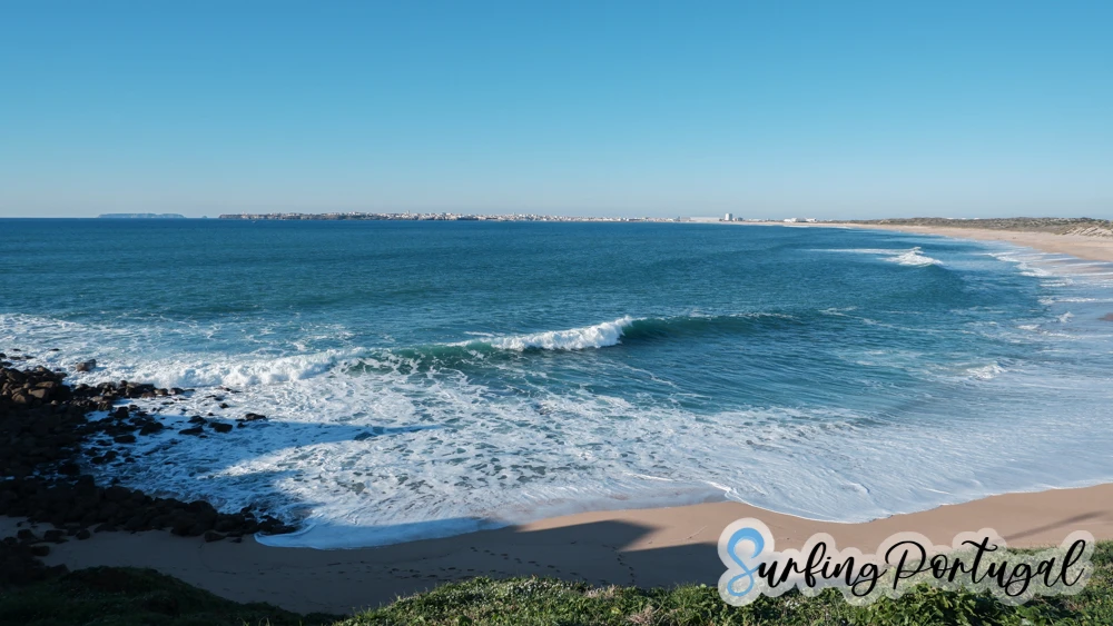 Wave breaking at Consolação surf spot