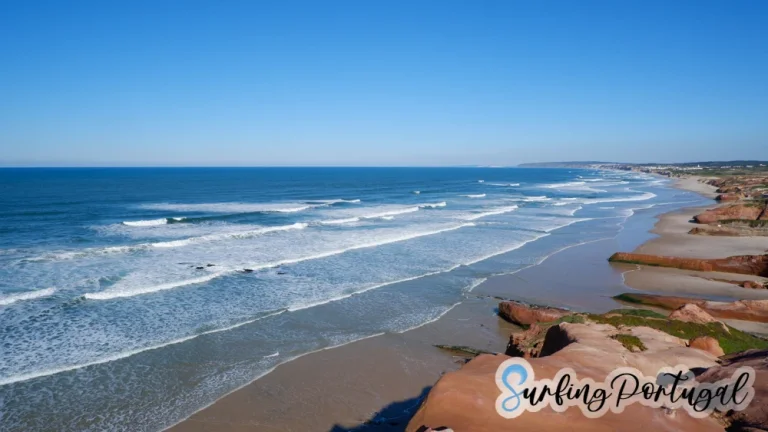 Detail of the waves breaking at Almagreira surfing spot